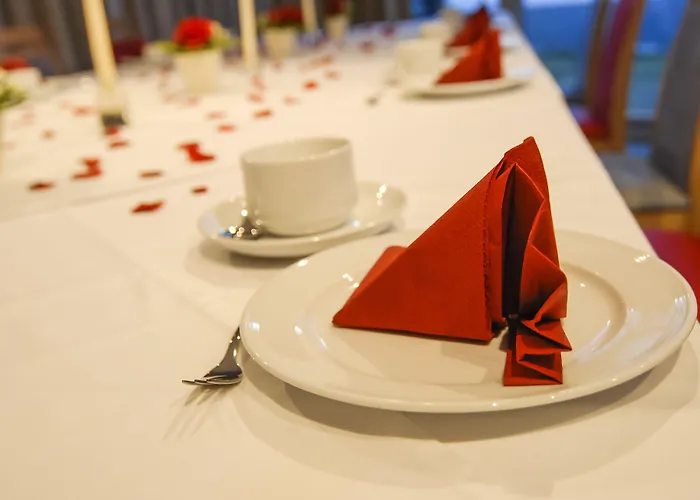 佩图尔德萨奇酒店 3*